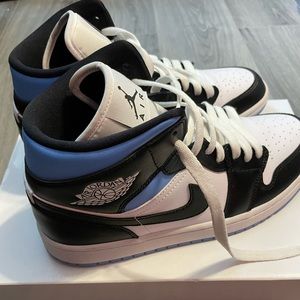 Women’s Air Jordan 1 Mid